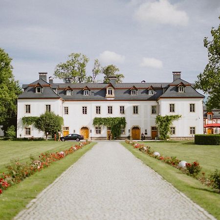 Pałac Pakoszów Jelenia Góra Exterior foto The main building of the former abbey